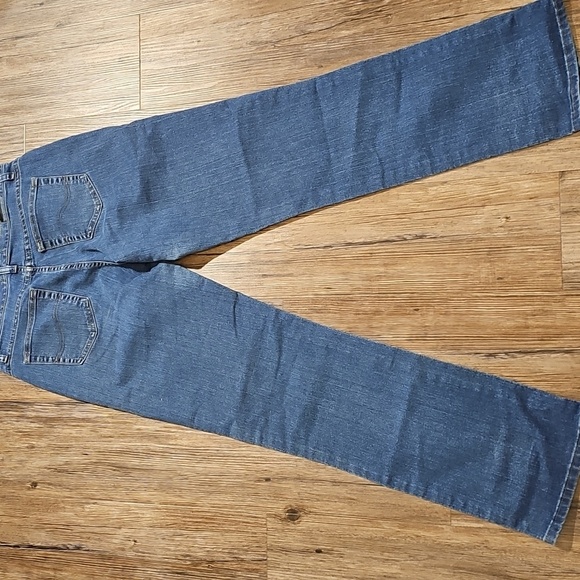 Womens Lee Relaxed Fit Medium Wash SZ 10 Long 32" inseam - Picture 4 of 4